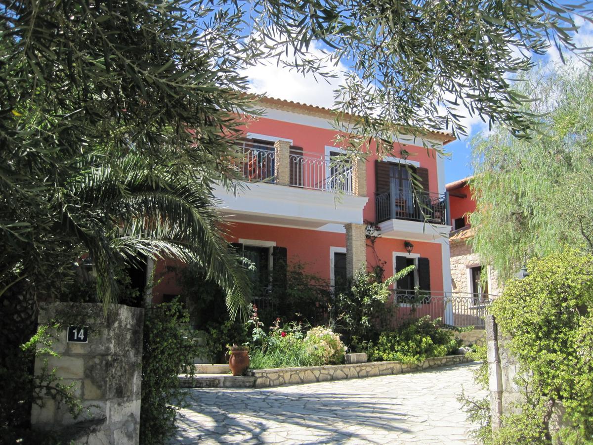 阿纳托利拉布莱昂酒店 Agia Marina  外观 照片